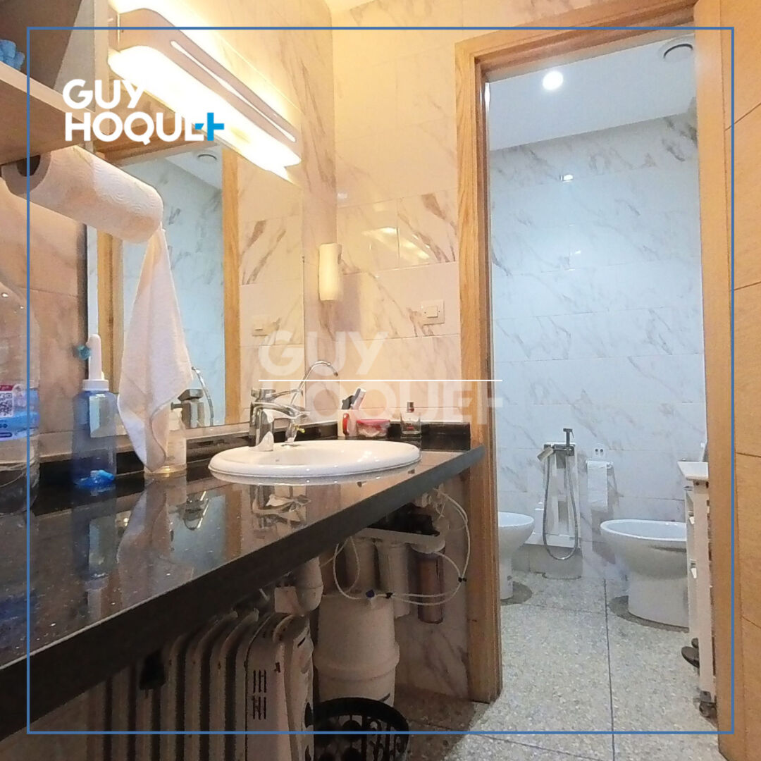 Plateau bureaux de 372 m² avec accès exclusif et luminosité exceptionnelle ? Beauséjour