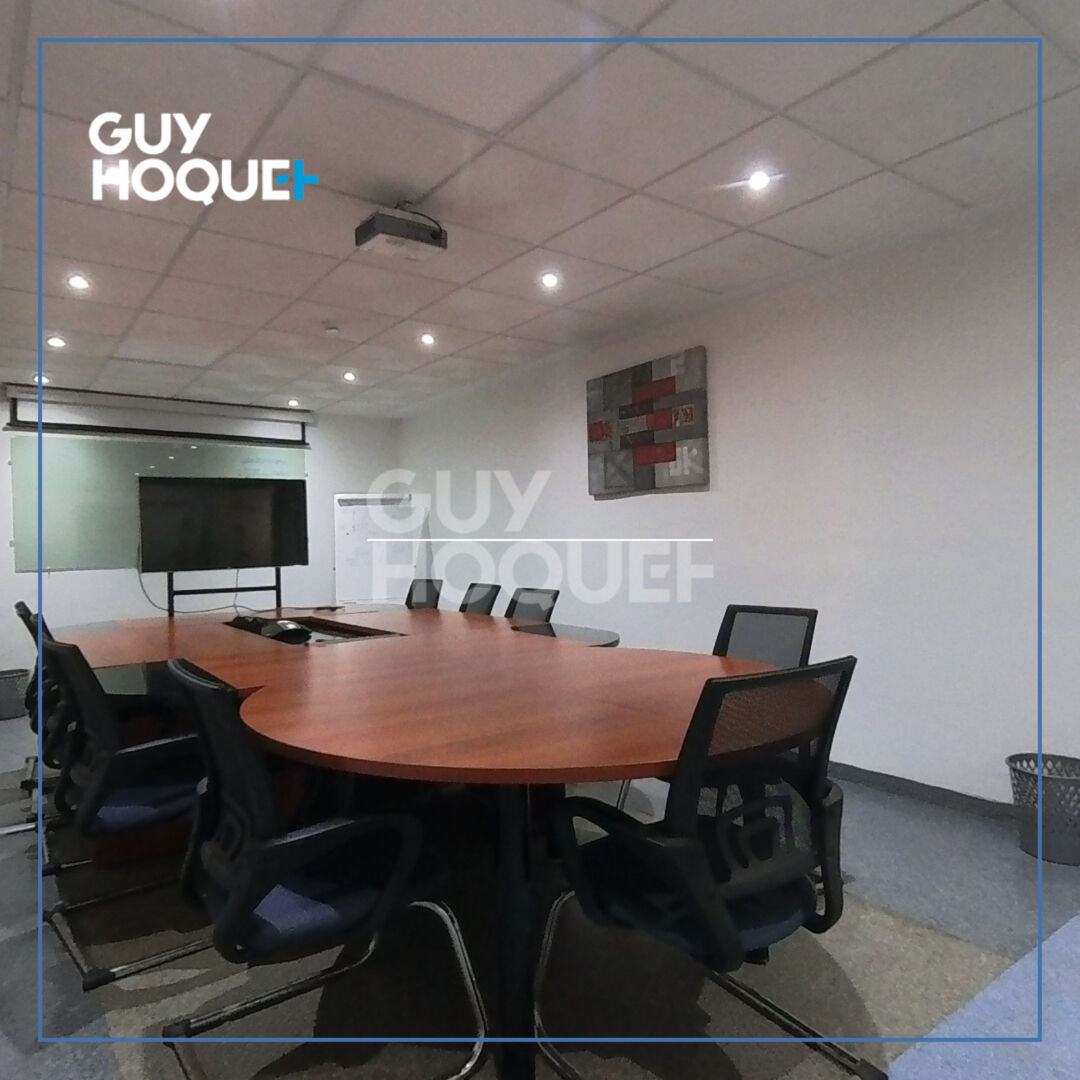 Plateau bureaux de 372 m² avec accès exclusif et luminosité exceptionnelle ? Beauséjour