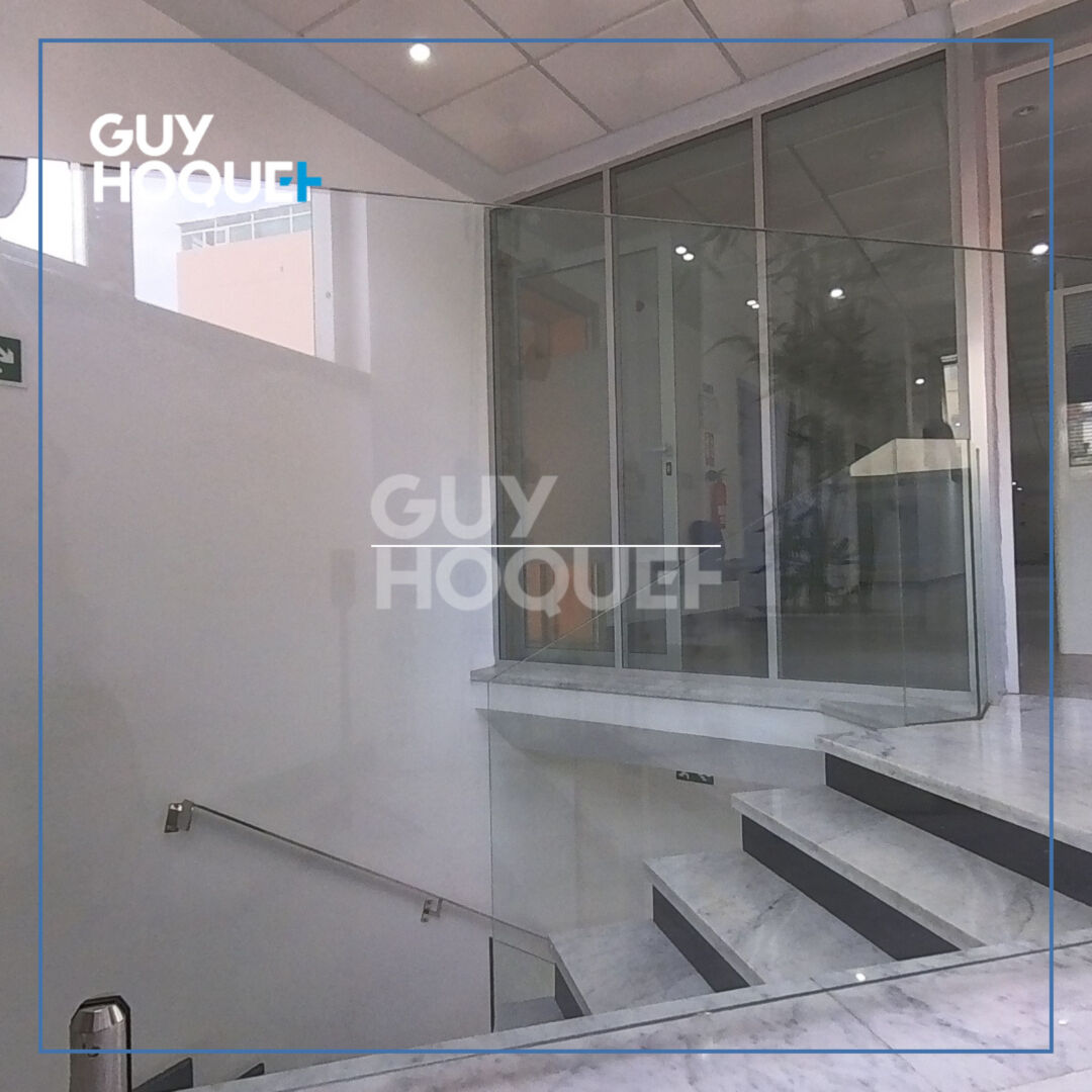Plateau bureaux de 372 m² avec accès exclusif et luminosité exceptionnelle ? Beauséjour