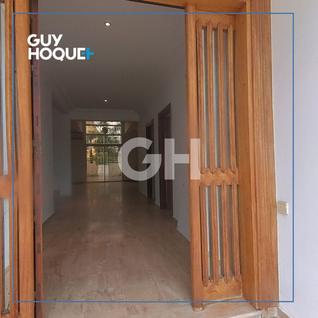 Villa à Mandarona 259 m² avec jardin privé 4.600.000 MAD