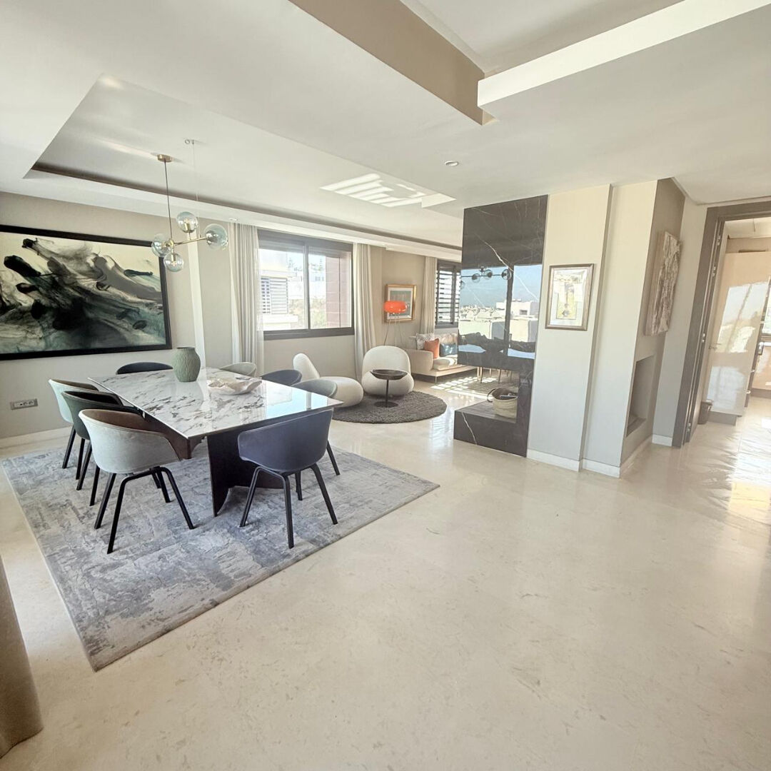 Triplex d'exception avec vue sur mer -Ain Diab