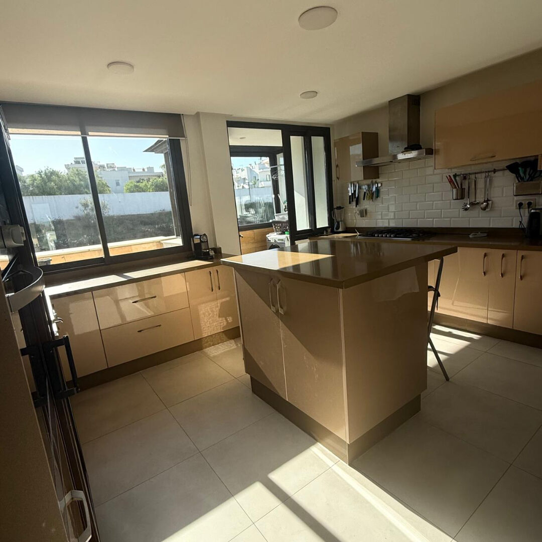 Triplex d'exception avec vue sur mer -Ain Diab