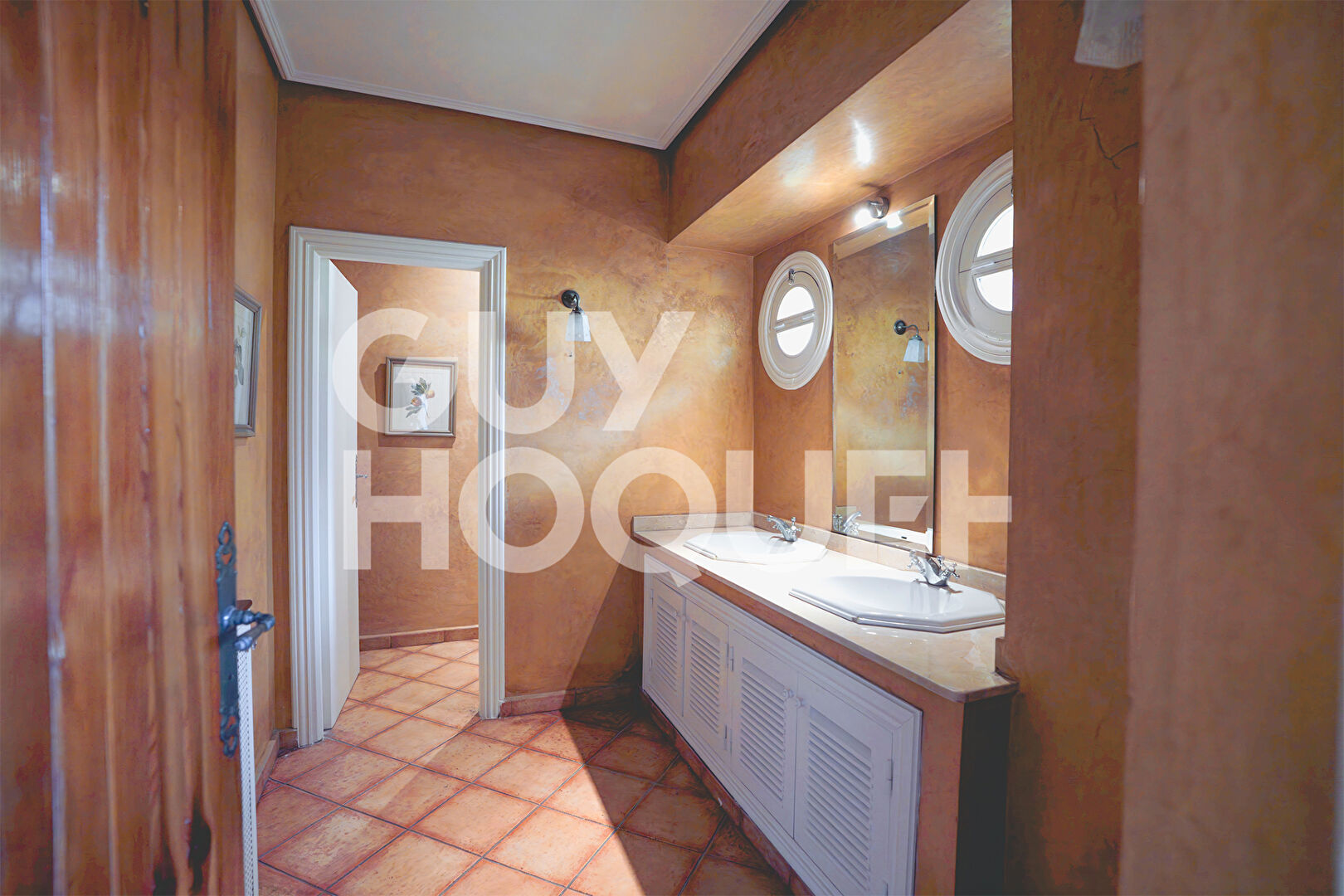 À Vendre : Magnifique Villa de 400 m² avec Piscine et Jardin