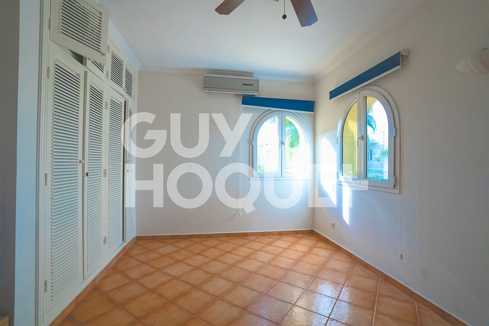 À Vendre : Magnifique Villa de 400 m² avec Piscine et Jardin