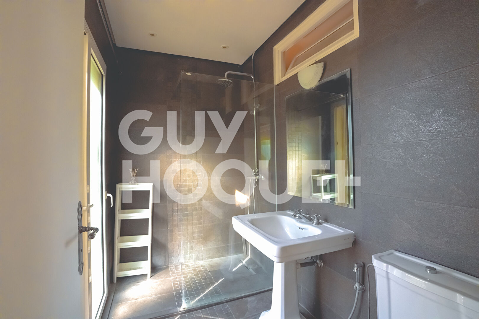 À Vendre : Magnifique Villa de 400 m² avec Piscine et Jardin