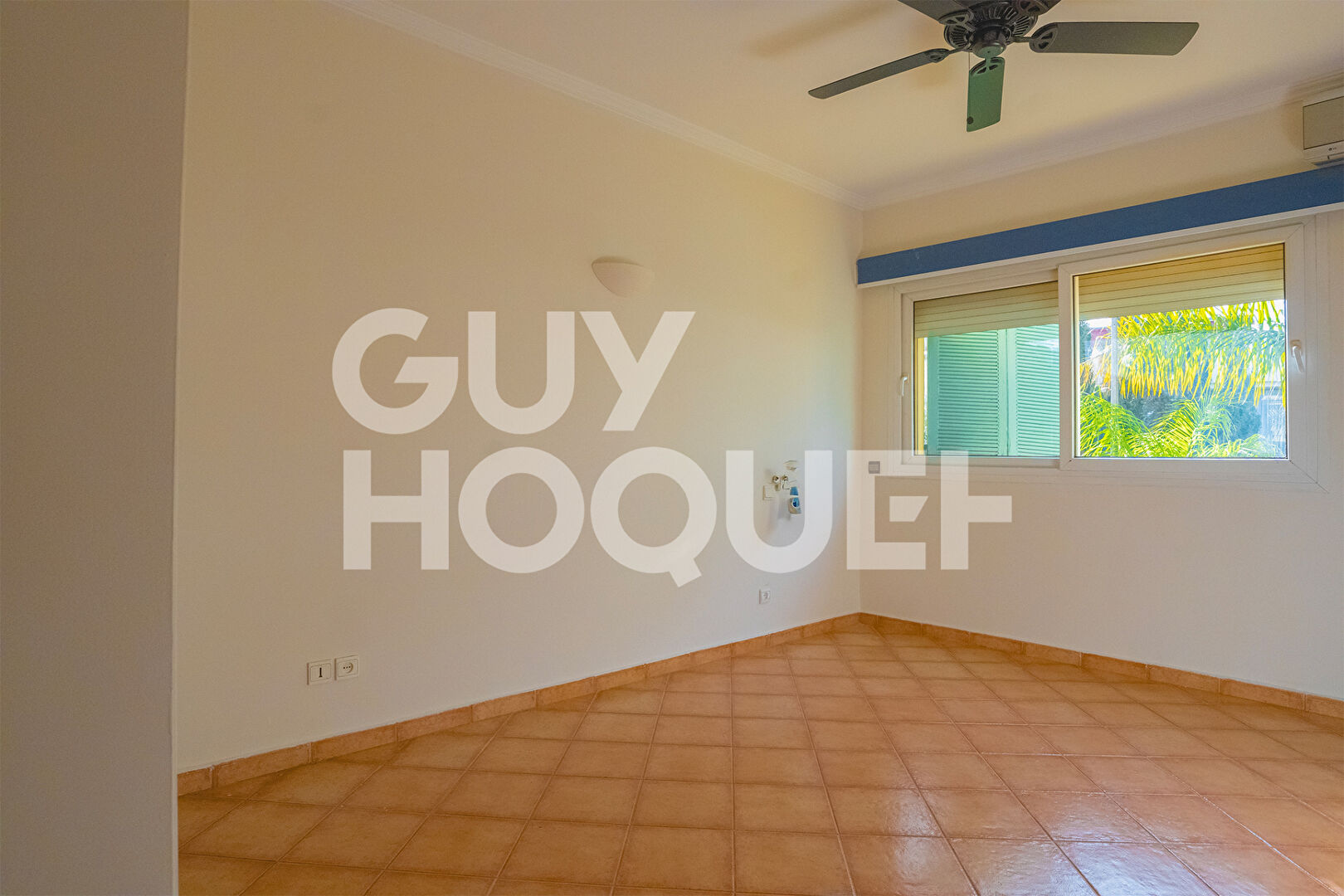 À Vendre : Magnifique Villa de 400 m² avec Piscine et Jardin