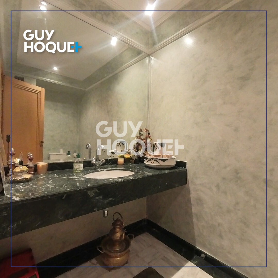 Appartement de 238 m² dans la Résidence Yasmine, Bd Ghandi