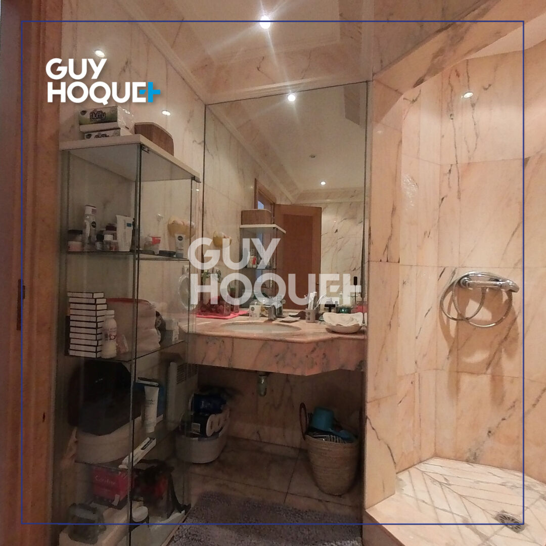 Appartement de 238 m² dans la Résidence Yasmine, Bd Ghandi