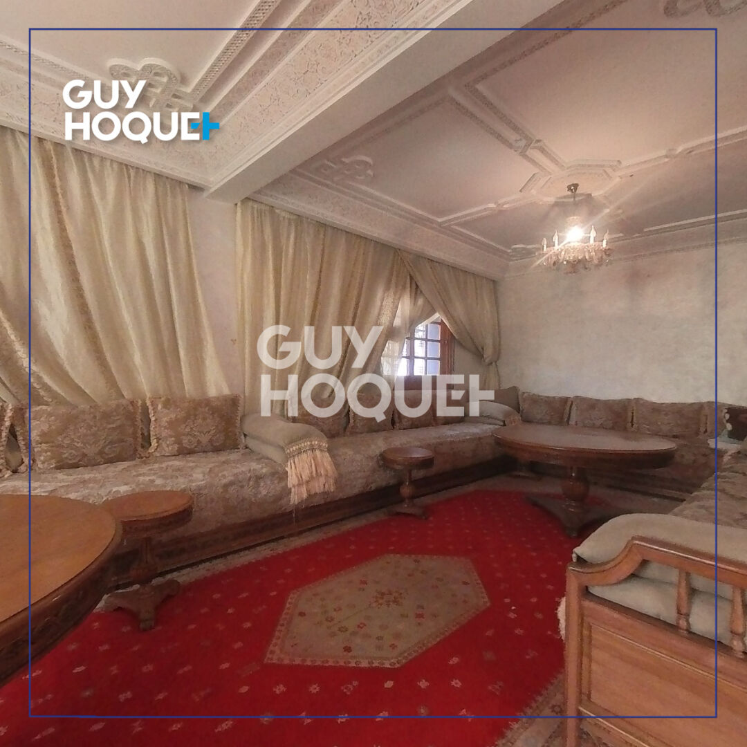 Villa de 3 façades à rénover à Hay Al Hana