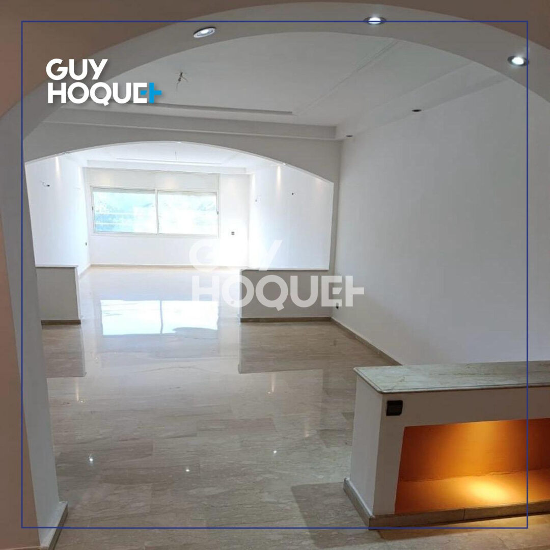 Spacieux appartement/bureau Boulevard Sidi Abderrahmane