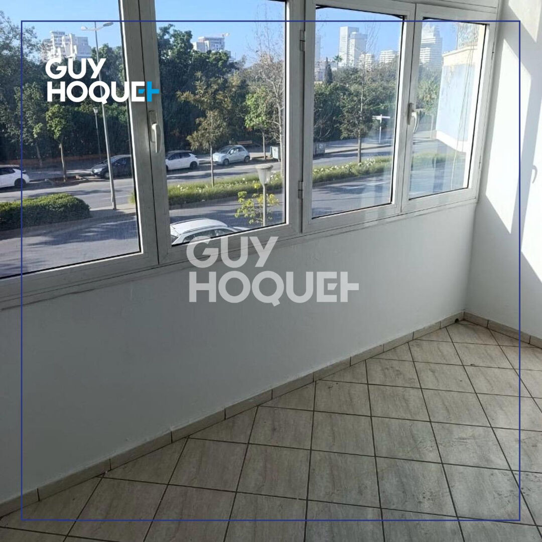 Spacieux appartement/bureau Boulevard Sidi Abderrahmane