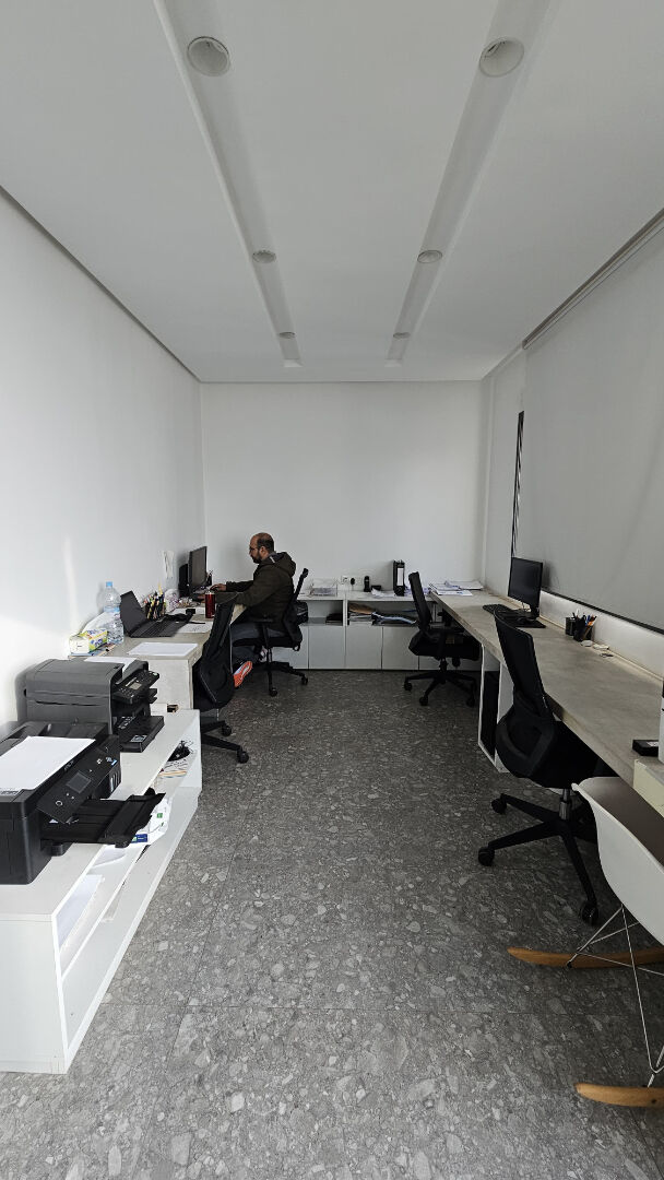 Très beau bureau à louer dans la résidence ROMANDIE 1