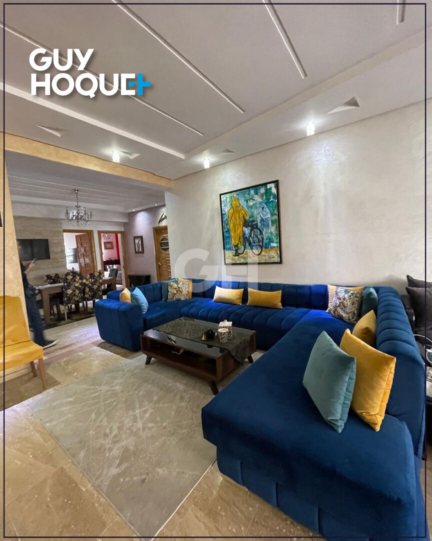 Bel appartement spacieux de 154 m2 au coeur du quartier Les Hôpitaux . Lumineux, bien agencé et en excellent état