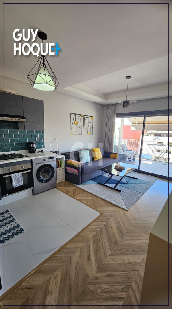 Studio Meublé avec Grande Terrasse ? Dernier Étage