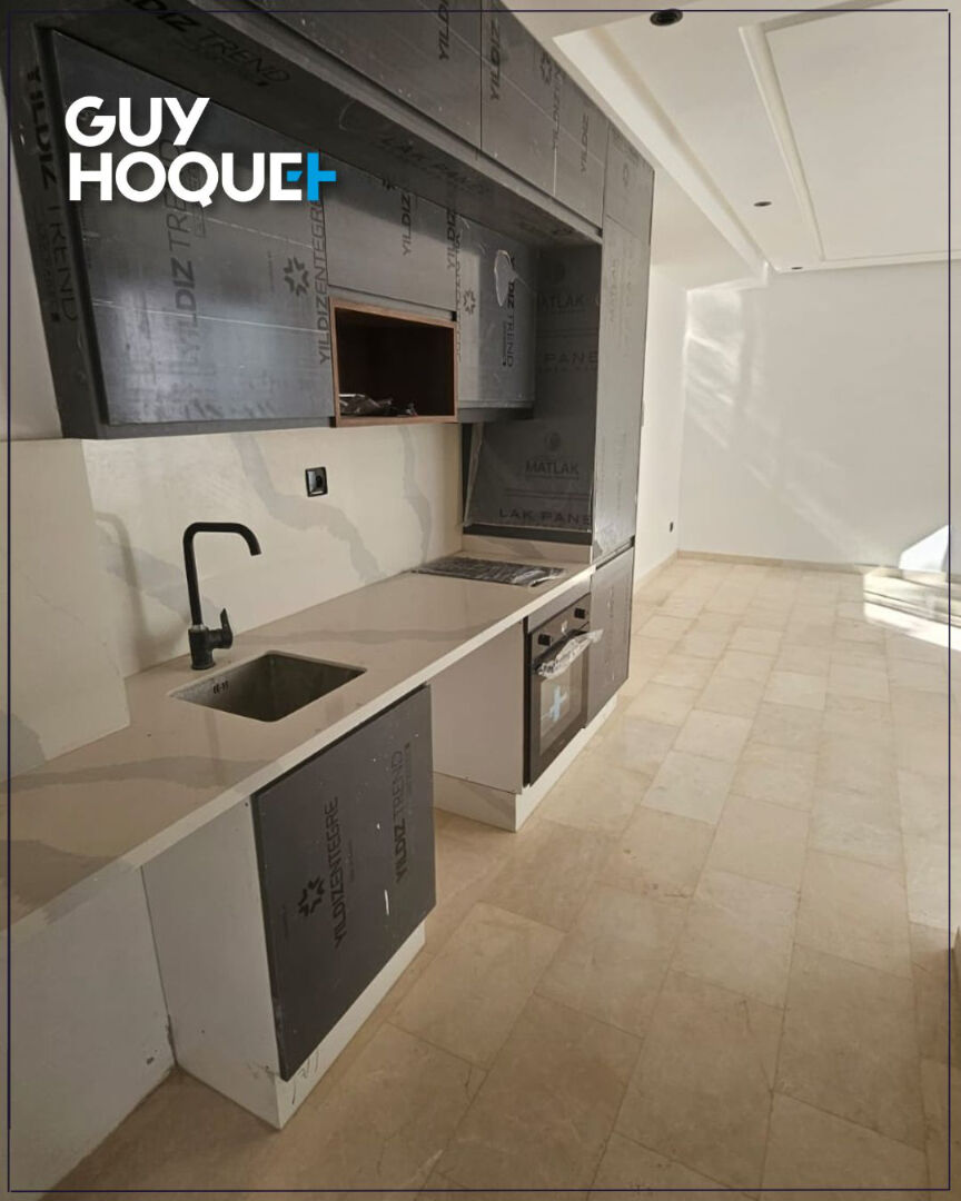 Studio 4 : Spacieux studio avec grande terrasse- 77 m²