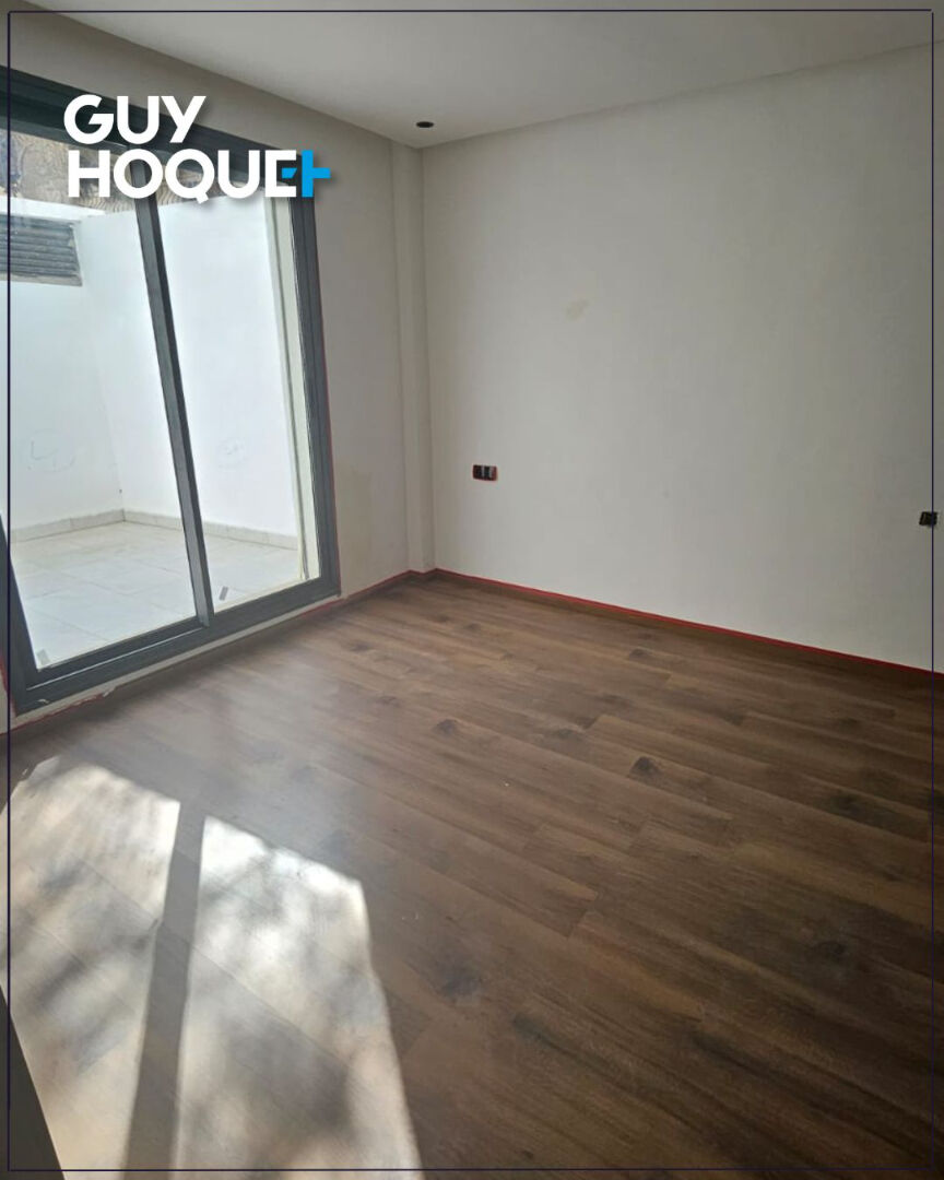 Studio 4 : Spacieux studio avec grande terrasse- 77 m²