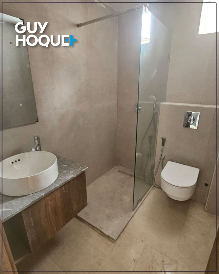 Studio 4 : Spacieux studio avec grande terrasse- 77 m²