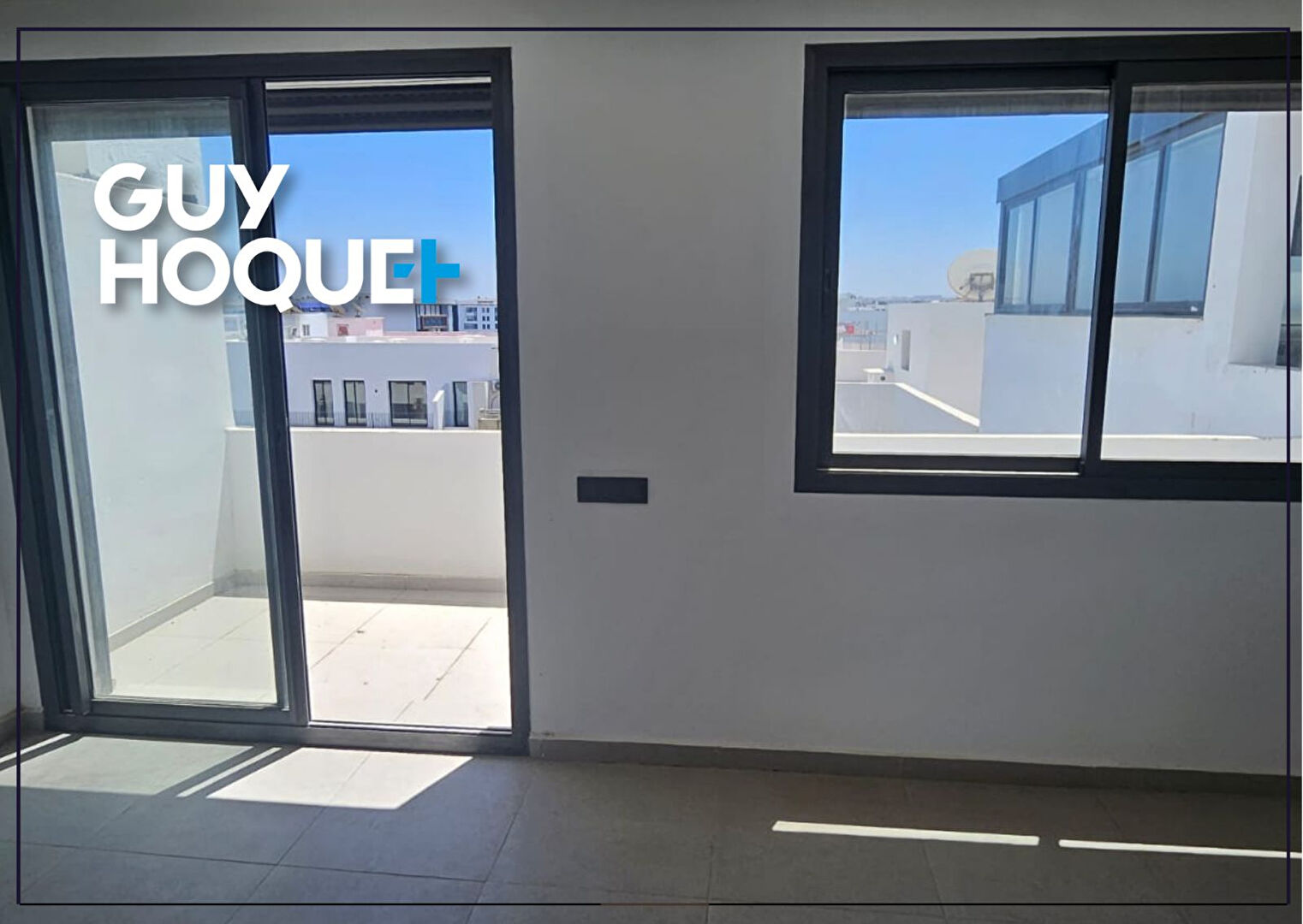 Bureau 79 m² avec terrasses et parking , Emplacement stratégique