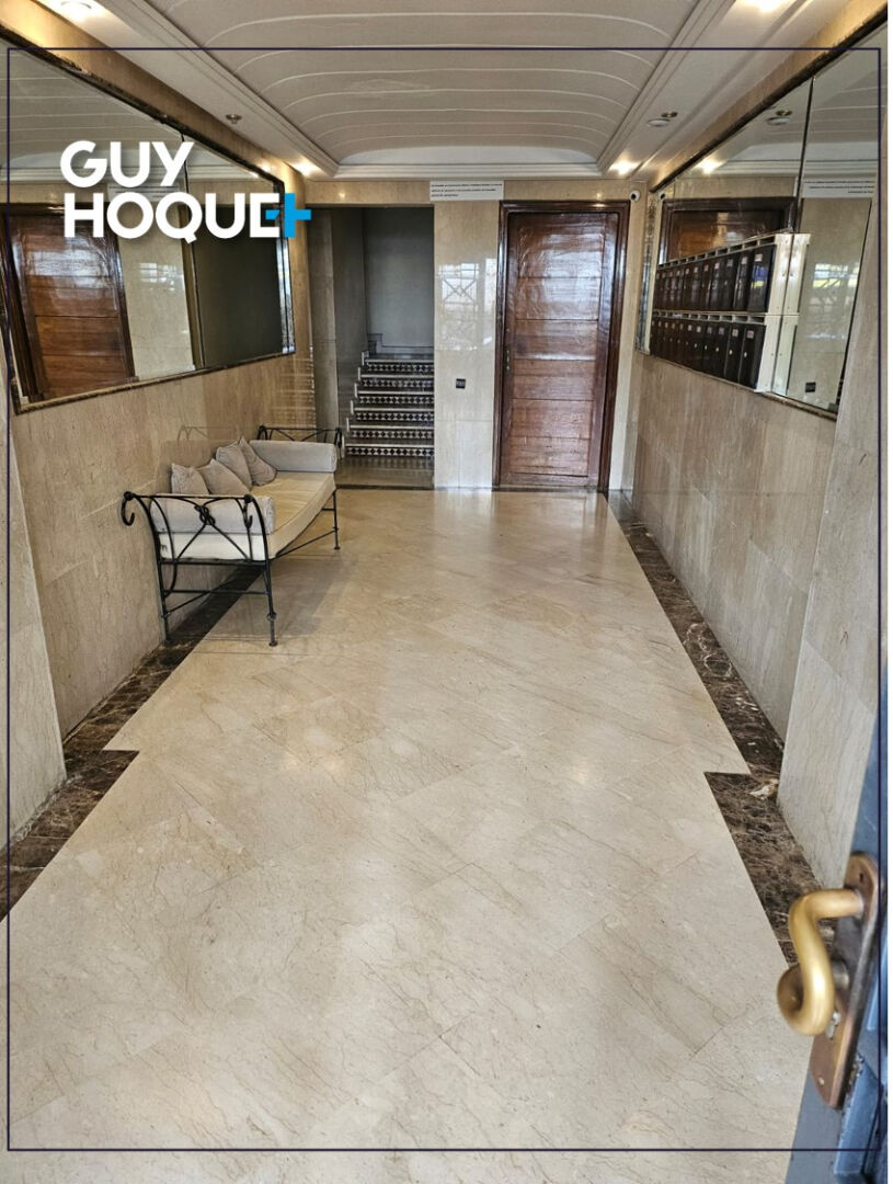 Appartement lumineux avec terrasses sans vis-à-vis 118 m² à France ville