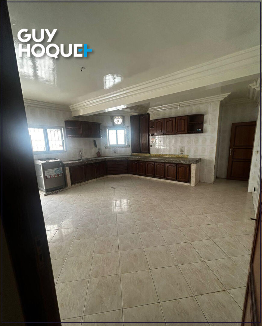 Exceptionnel appartement de 332 m² avec 5 chambres et terrasse de 100 m² au coeur du Triangle d'Or