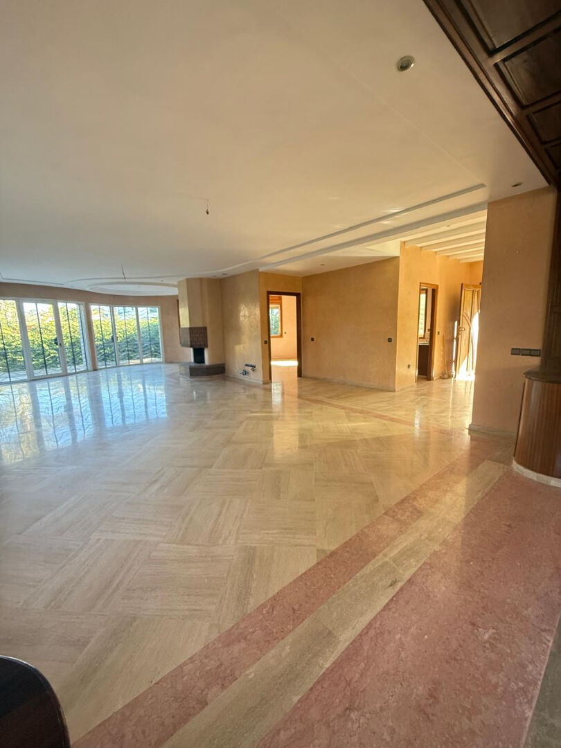 Très belle villa à la vente à 2 min de la mer et du Morocco Mall