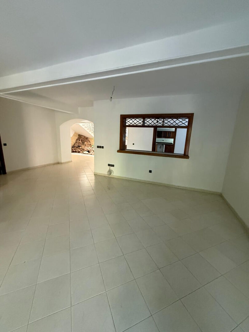 Très belle villa à la vente à 2 min de la mer et du Morocco Mall