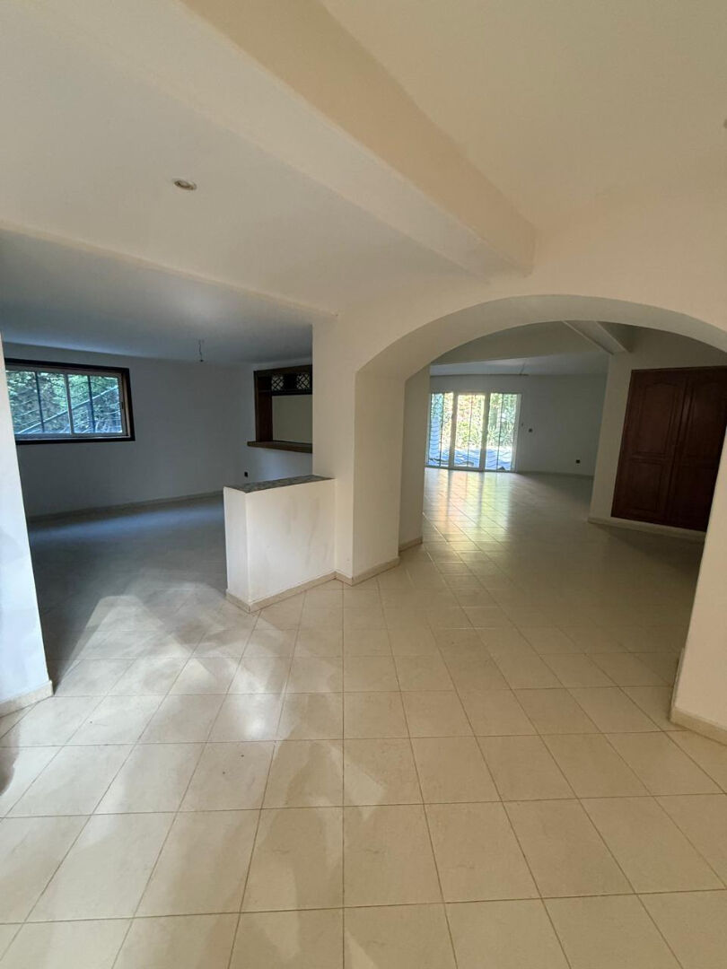 Très belle villa à la vente à 2 min de la mer et du Morocco Mall