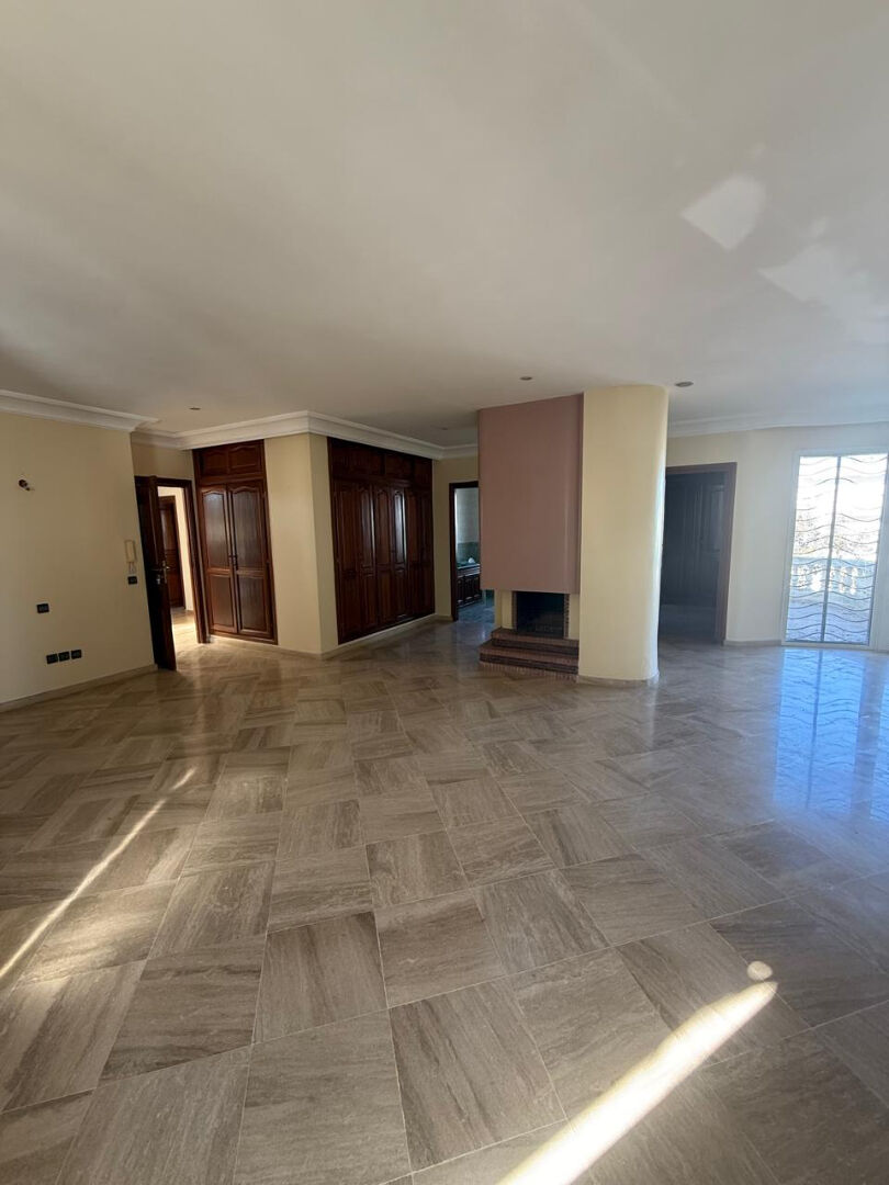 Très belle villa à la vente à 2 min de la mer et du Morocco Mall