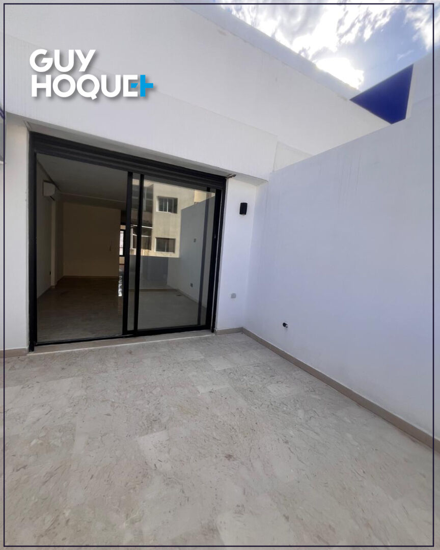 Studio vide à val fleuri