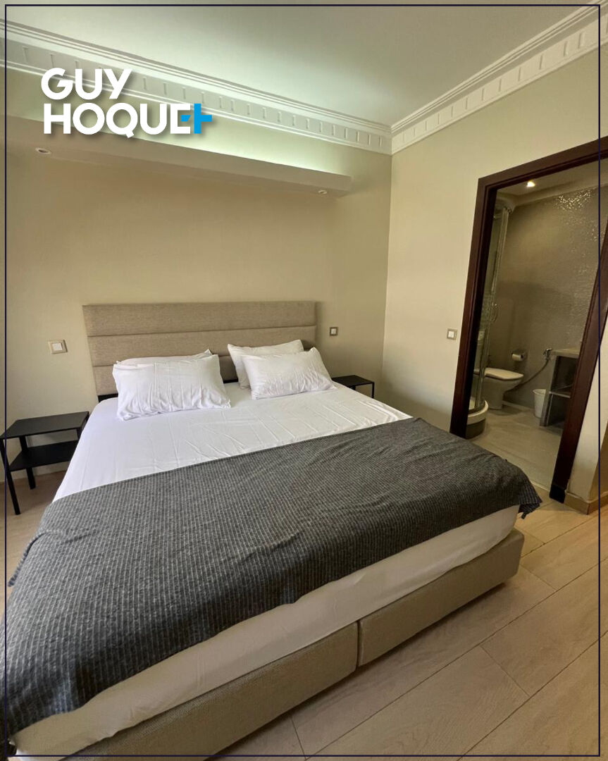MAGNIFIQUE APPARTEMENT MEUBLÉ DE 155 M² Racine