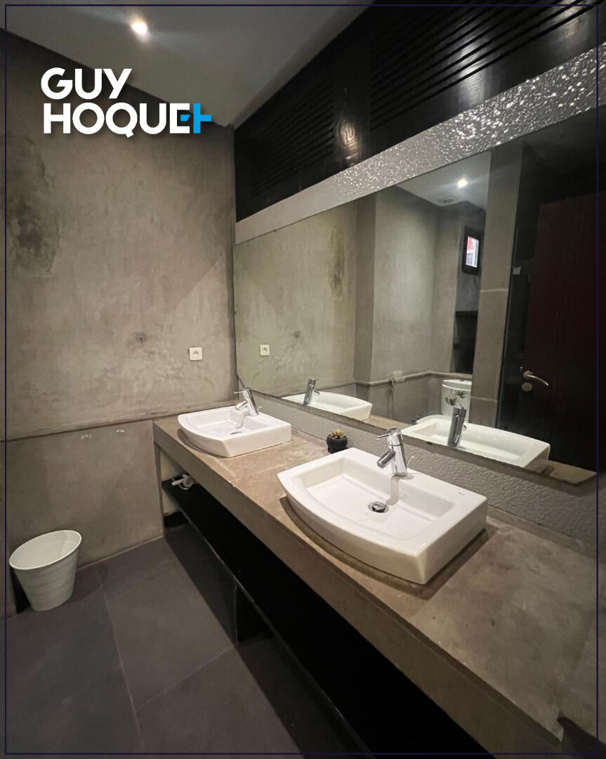 MAGNIFIQUE APPARTEMENT MEUBLÉ DE 155 M² Racine