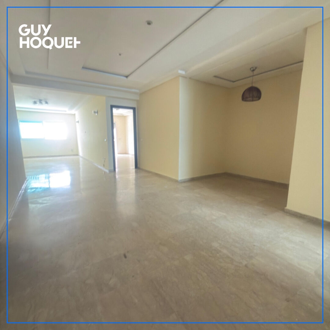 Appartement jamais habité à 100m du tram . Quartier des Hopitaix