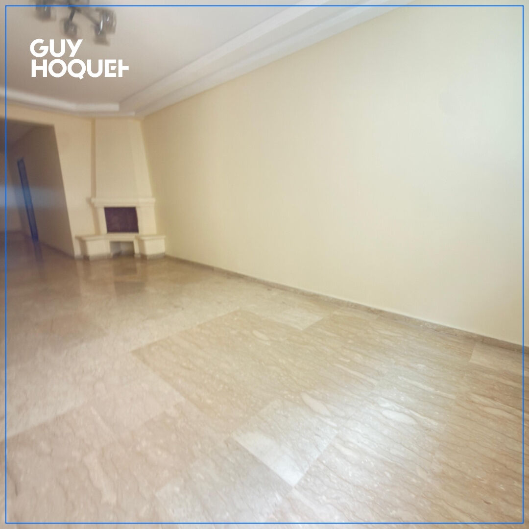 Appartement jamais habité à 100m du tram . Quartier des Hopitaix