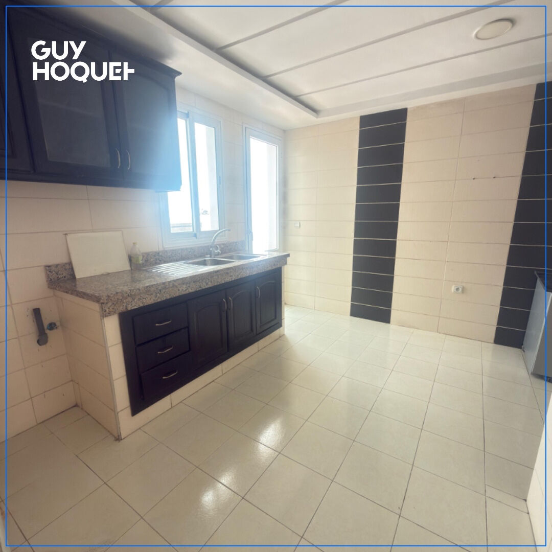 Appartement jamais habité à 100m du tram . Quartier des Hopitaix