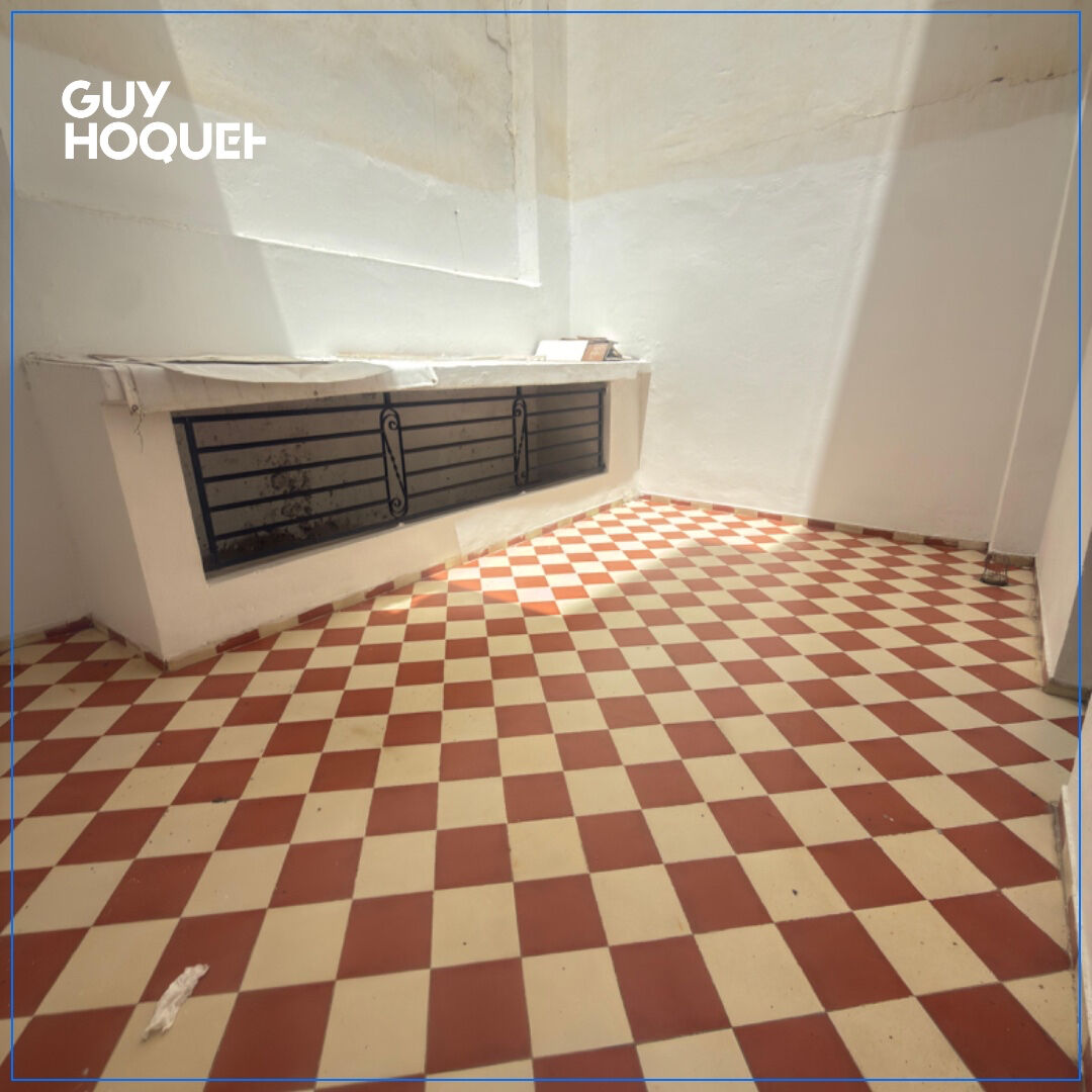 Appartement jamais habité à 100m du tram . Quartier des Hopitaix