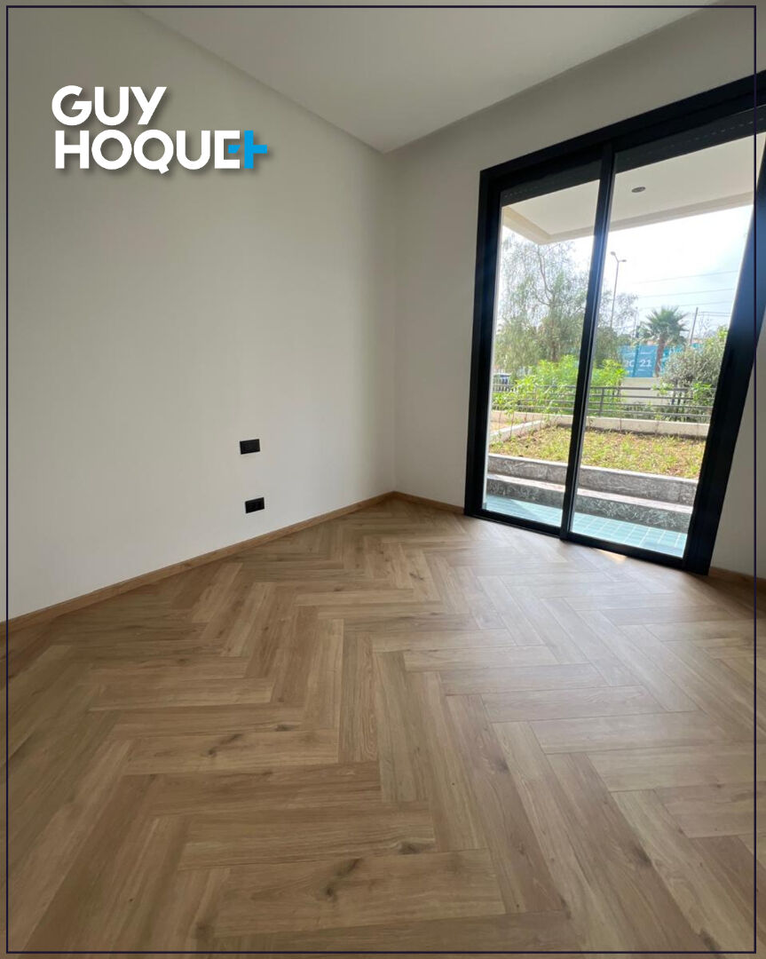 Appartement vide 3 chambres avec jardin Ain Diab