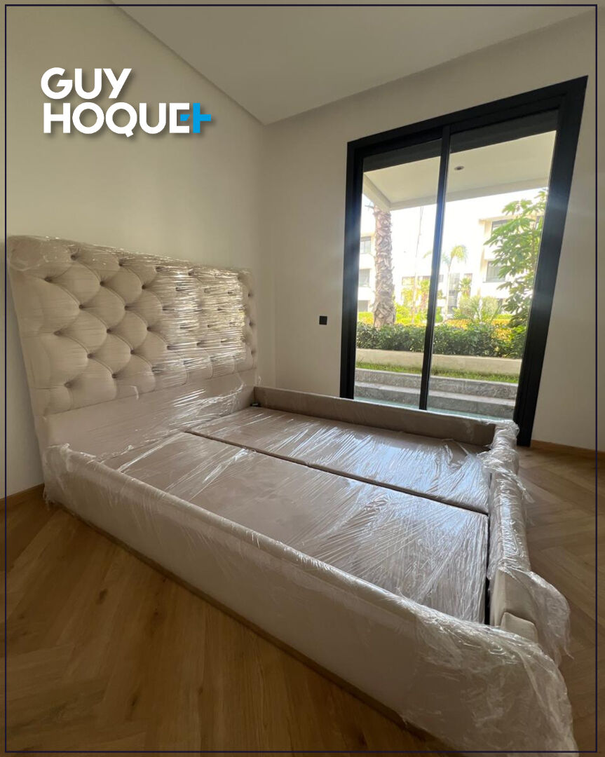 Appartement vide 3 chambres avec jardin Ain Diab