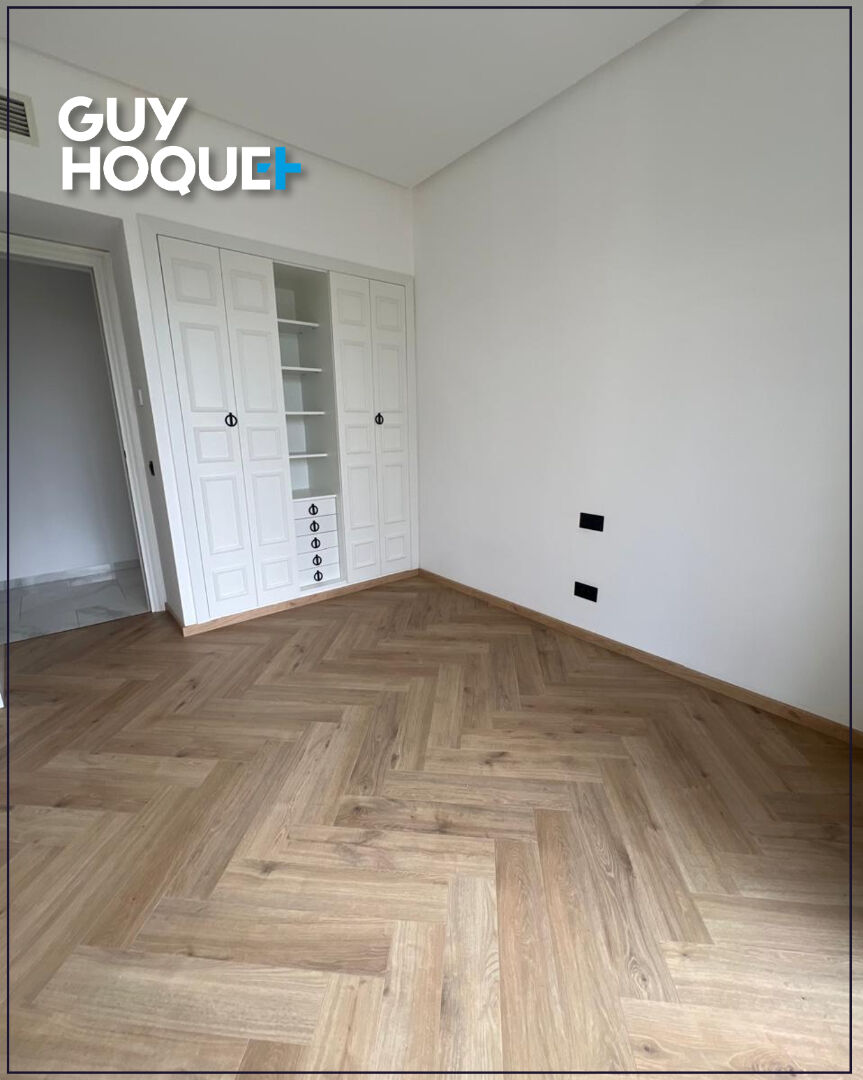 Appartement vide 3 chambres avec jardin Ain Diab
