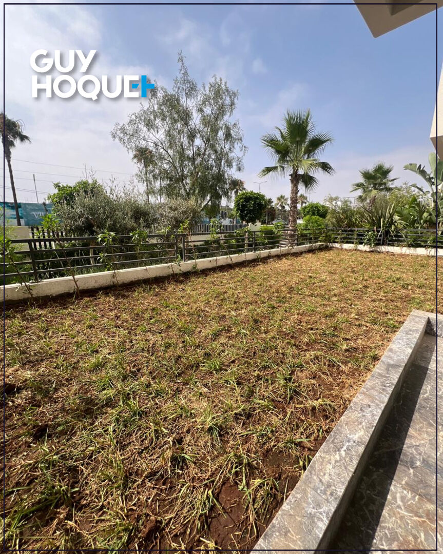 Appartement vide 3 chambres avec jardin Ain Diab