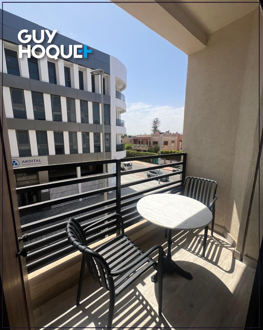 Studio neuf, meublé avec goût
