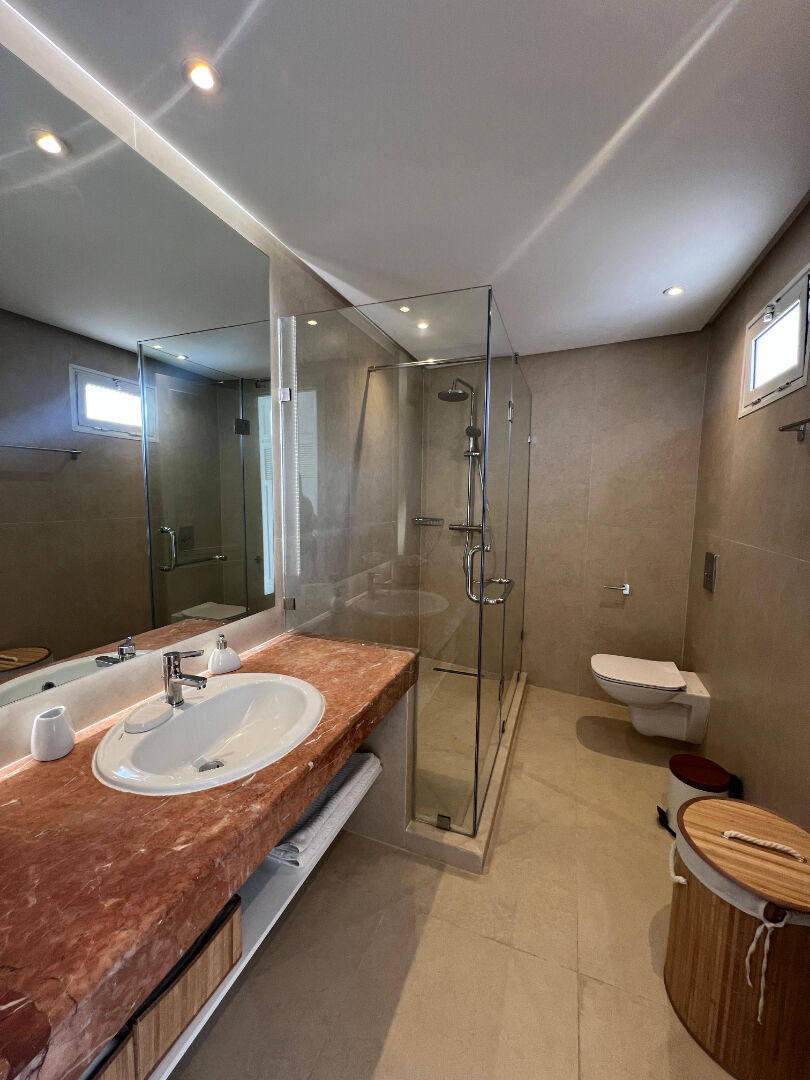Bel appartement meublé avec grande terrasse à Gauthier