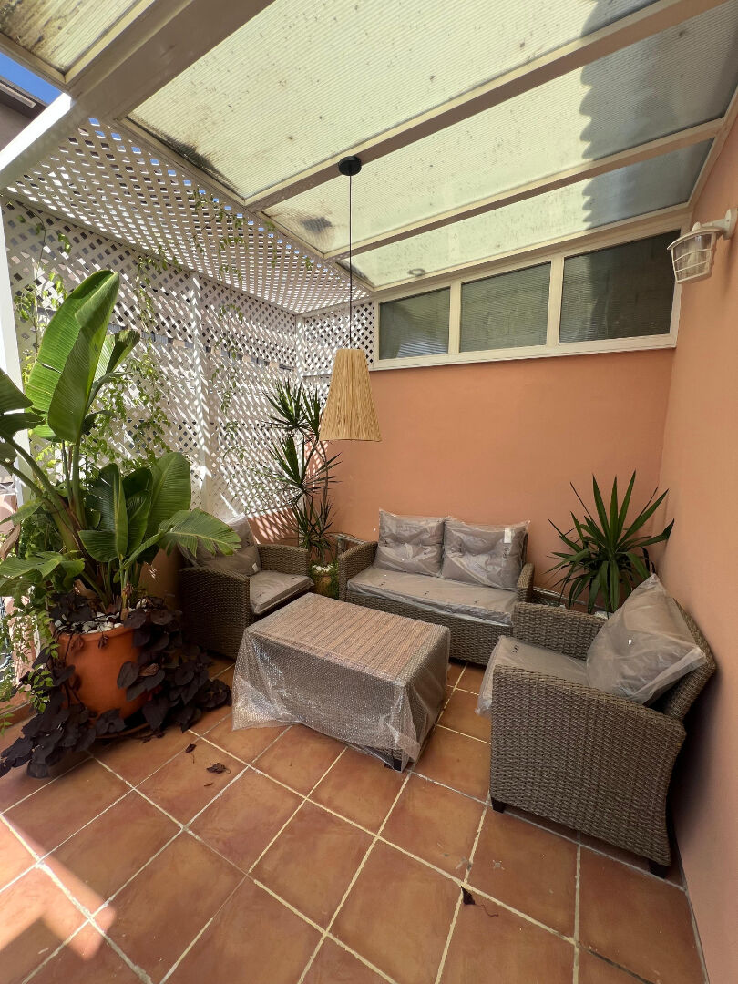 Bel appartement meublé avec grande terrasse à Gauthier