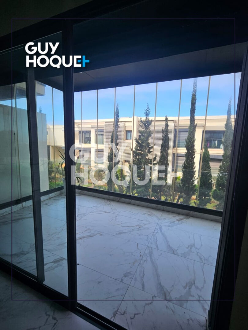 Superbe appartement de 199 m2 dont 15m2 de terrasse  avec 2 places de parking et box à Dar Bouazza