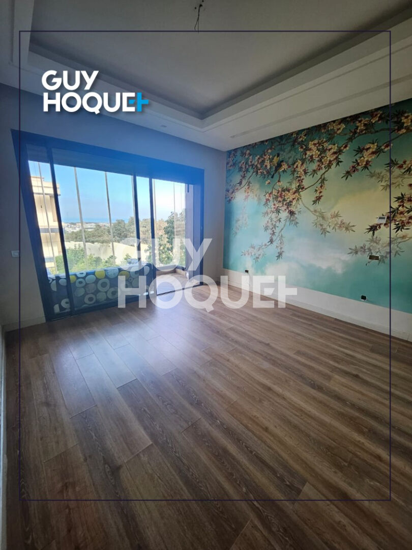 Superbe appartement de 199 m2 dont 15m2 de terrasse  avec 2 places de parking et box à Dar Bouazza