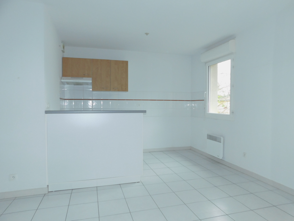 BESSIERES APPARTEMENT T2 45.5 m2 TERRASSE 2 PARKING