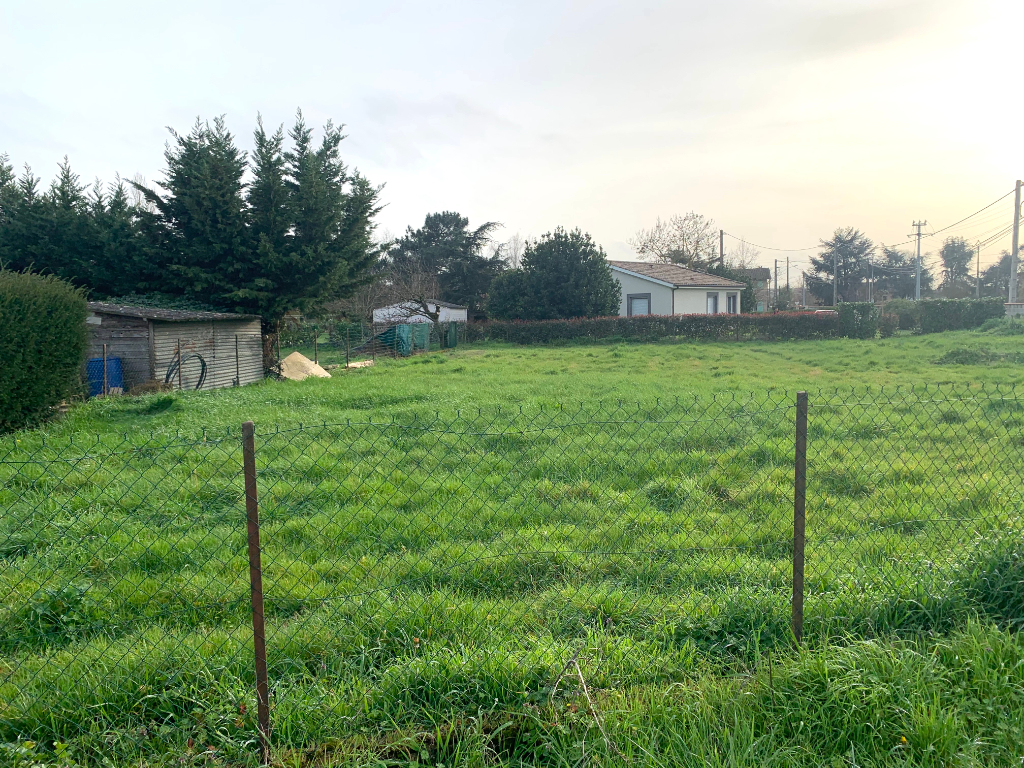 TERRAIN à BESSIERES de 776m²