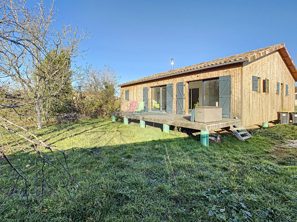 BAZUS : maison 5 pièces (110 m²) en vente