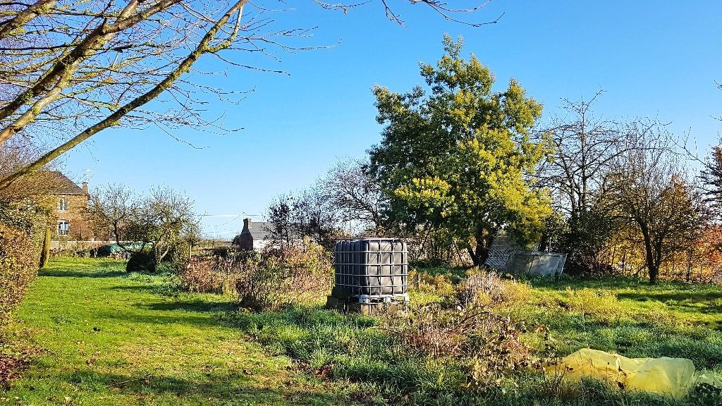 Terrain constructible de 670m² à PLENEE JUGON