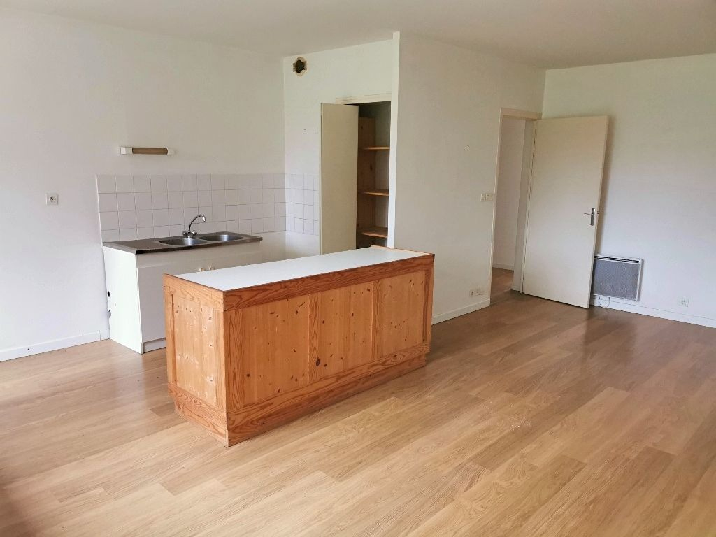 BROONS : appartement T3 (79 m²) en location
