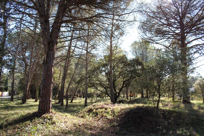 NAGES RARE QUARTIER RESIDENTIEL. PROCHE DE NIMES